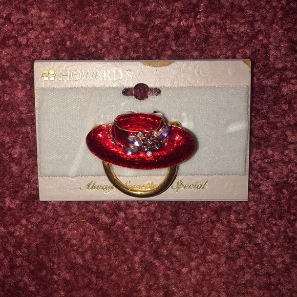 Howard’s Hat Brooch - Picture 1 of 3